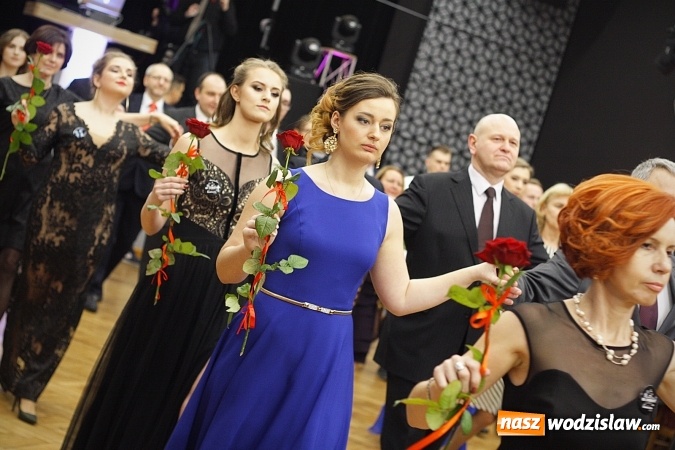 Zdjęcie w galerii na portalu naszwodzislaw.com: Tak na studniówce bawi się ILO  wiadomości z regionu