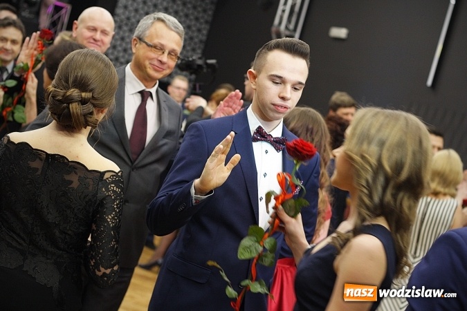 Zdjęcie w galerii na portalu naszwodzislaw.com: Tak na studniówce bawi się ILO  wiadomości z regionu