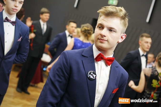 Zdjęcie w galerii na portalu naszwodzislaw.com: Tak na studniówce bawi się ILO  wiadomości z regionu