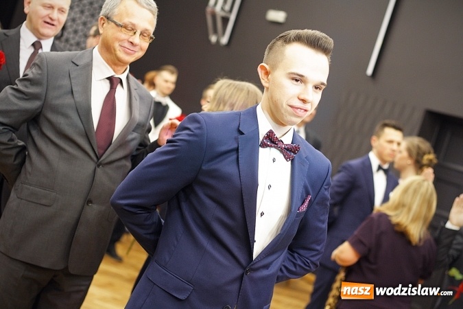 Zdjęcie w galerii na portalu naszwodzislaw.com: Tak na studniówce bawi się ILO  wiadomości z regionu