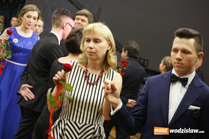 Zdjęcie w galerii na portalu naszwodzislaw.com: Tak na studniówce bawi się ILO  wiadomości z regionu
