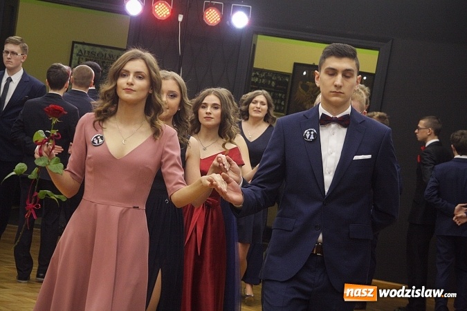 Zdjęcie w galerii na portalu naszwodzislaw.com: Tak na studniówce bawi się ILO  wiadomości z regionu