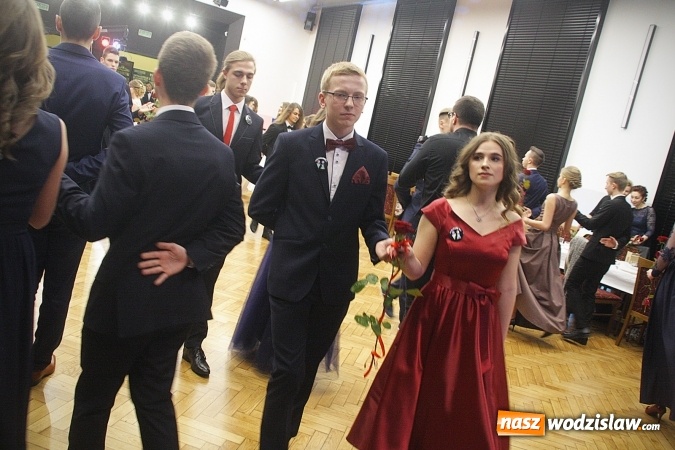 Zdjęcie w galerii na portalu naszwodzislaw.com: Tak na studniówce bawi się ILO  wiadomości z regionu
