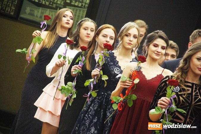 Zdjęcie w galerii na portalu naszwodzislaw.com: Tak na studniówce bawi się ILO  wiadomości z regionu