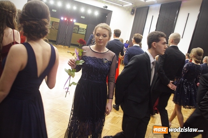 Zdjęcie w galerii na portalu naszwodzislaw.com: Tak na studniówce bawi się ILO  wiadomości z regionu
