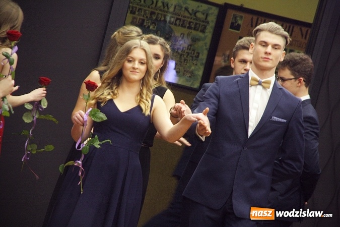 Zdjęcie w galerii na portalu naszwodzislaw.com: Tak na studniówce bawi się ILO  wiadomości z regionu