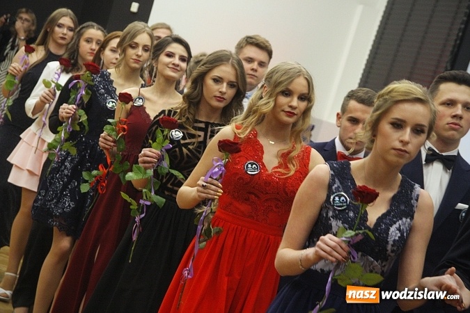 Zdjęcie w galerii na portalu naszwodzislaw.com: Tak na studniówce bawi się ILO  wiadomości z regionu