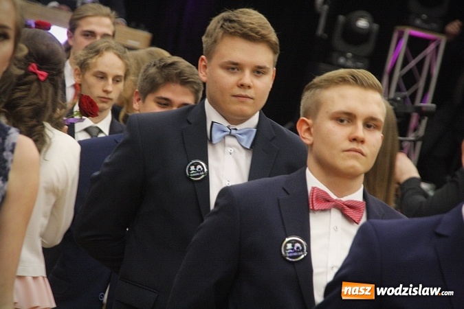 Zdjęcie w galerii na portalu naszwodzislaw.com: Tak na studniówce bawi się ILO  wiadomości z regionu