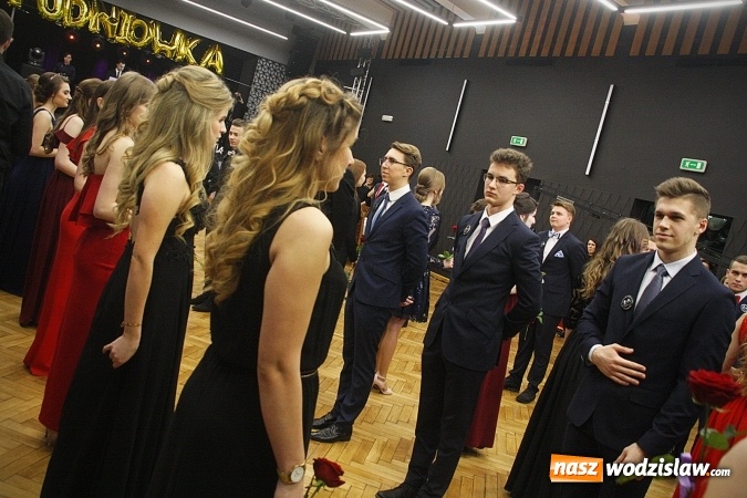 Zdjęcie w galerii na portalu naszwodzislaw.com: Tak na studniówce bawi się ILO  wiadomości z regionu