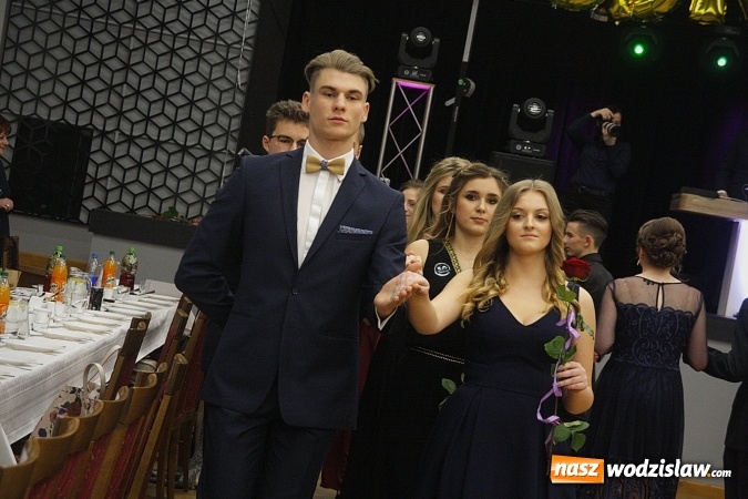Zdjęcie w galerii na portalu naszwodzislaw.com: Tak na studniówce bawi się ILO  wiadomości z regionu