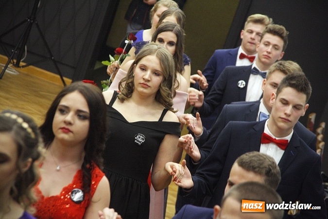 Zdjęcie w galerii na portalu naszwodzislaw.com: Tak na studniówce bawi się ILO  wiadomości z regionu