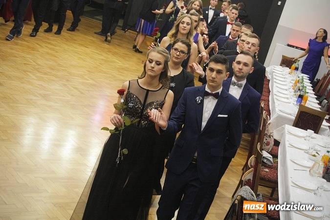 Zdjęcie w galerii na portalu naszwodzislaw.com: Tak na studniówce bawi się ILO  wiadomości z regionu