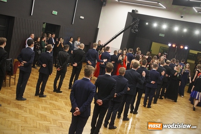 Zdjęcie w galerii na portalu naszwodzislaw.com: Tak na studniówce bawi się ILO  wiadomości z regionu
