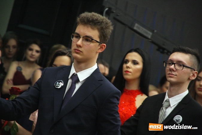 Zdjęcie w galerii na portalu naszwodzislaw.com: Tak na studniówce bawi się ILO  wiadomości z regionu