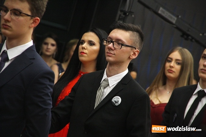 Zdjęcie w galerii na portalu naszwodzislaw.com: Tak na studniówce bawi się ILO  wiadomości z regionu