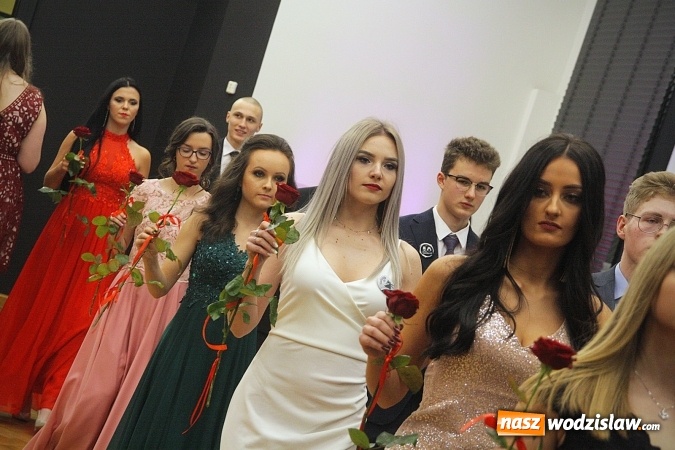 Zdjęcie w galerii na portalu naszwodzislaw.com: Tak na studniówce bawi się ILO  wiadomości z regionu