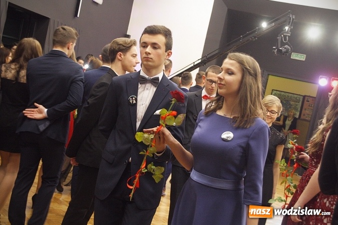 Zdjęcie w galerii na portalu naszwodzislaw.com: Tak na studniówce bawi się ILO  wiadomości z regionu