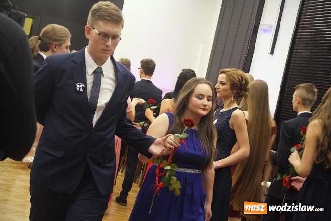 Zdjęcie w galerii na portalu naszwodzislaw.com: Tak na studniówce bawi się ILO  wiadomości z regionu