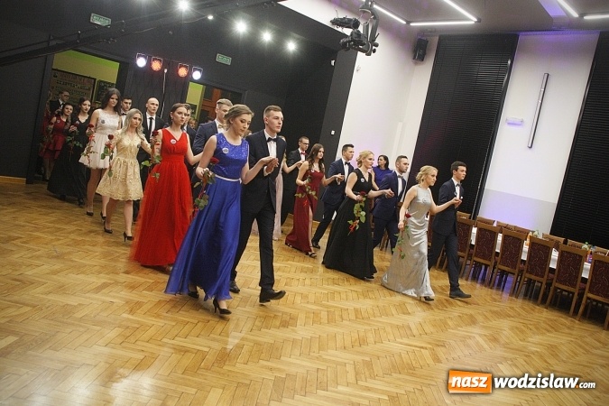 Zdjęcie w galerii na portalu naszwodzislaw.com: Tak na studniówce bawi się ILO  wiadomości z regionu