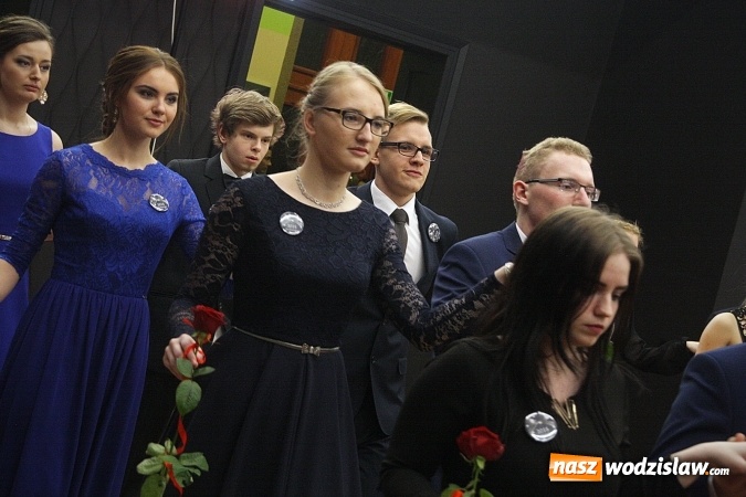 Zdjęcie w galerii na portalu naszwodzislaw.com: Tak na studniówce bawi się ILO  wiadomości z regionu