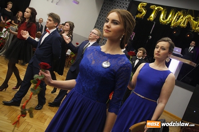 Zdjęcie w galerii na portalu naszwodzislaw.com: Tak na studniówce bawi się ILO  wiadomości z regionu
