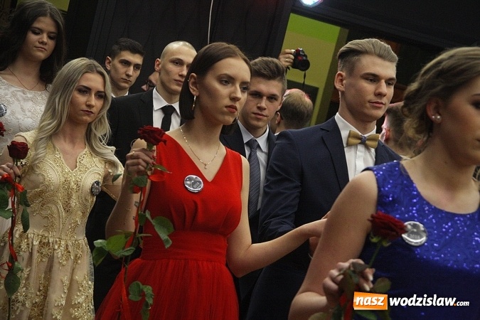 Zdjęcie w galerii na portalu naszwodzislaw.com: Tak na studniówce bawi się ILO  wiadomości z regionu