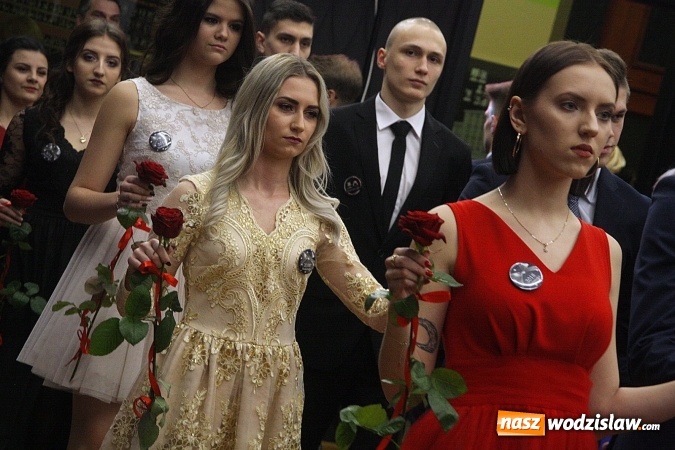 Zdjęcie w galerii na portalu naszwodzislaw.com: Tak na studniówce bawi się ILO  wiadomości z regionu