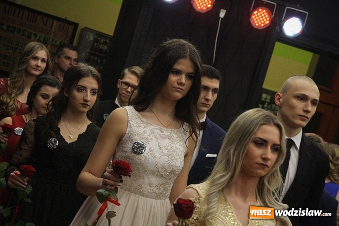 Zdjęcie w galerii na portalu naszwodzislaw.com: Tak na studniówce bawi się ILO  wiadomości z regionu