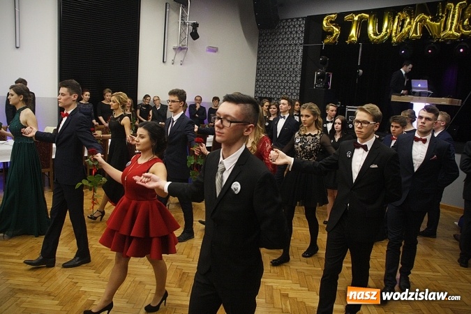 Zdjęcie w galerii na portalu naszwodzislaw.com: Tak na studniówce bawi się ILO  wiadomości z regionu