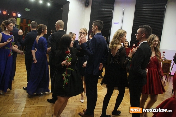 Zdjęcie w galerii na portalu naszwodzislaw.com: Tak na studniówce bawi się ILO  wiadomości z regionu