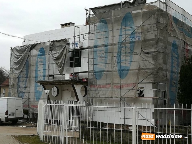 Zdjęcie w galerii na portalu naszwodzislaw.com: Trwa termomodernizacja budynku MOSiR. ZDJĘCIA   wiadomości z regionu