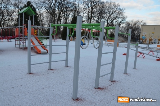Zdjęcie w galerii na portalu naszwodzislaw.com: Wyremontowana sala gimnastyczna, wielofunkcyjne boisko, plac zabaw oraz centrum rekreacji. Zmiany przy ZSPWR wiadomości z regionu