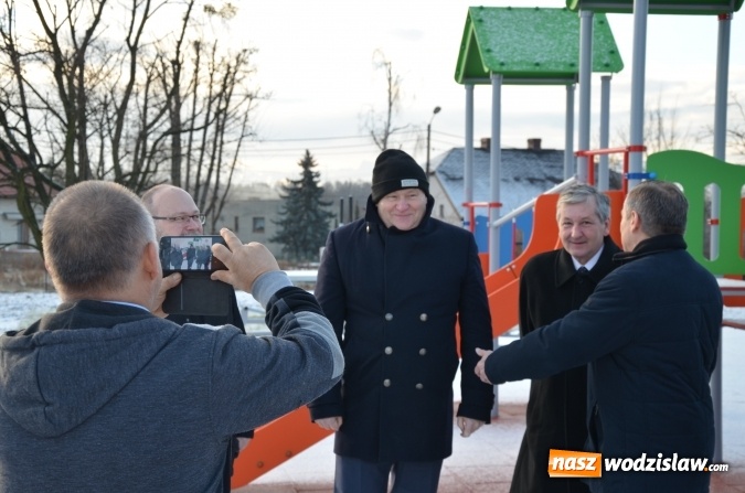 Zdjęcie w galerii na portalu naszwodzislaw.com: Wyremontowana sala gimnastyczna, wielofunkcyjne boisko, plac zabaw oraz centrum rekreacji. Zmiany przy ZSPWR wiadomości z regionu