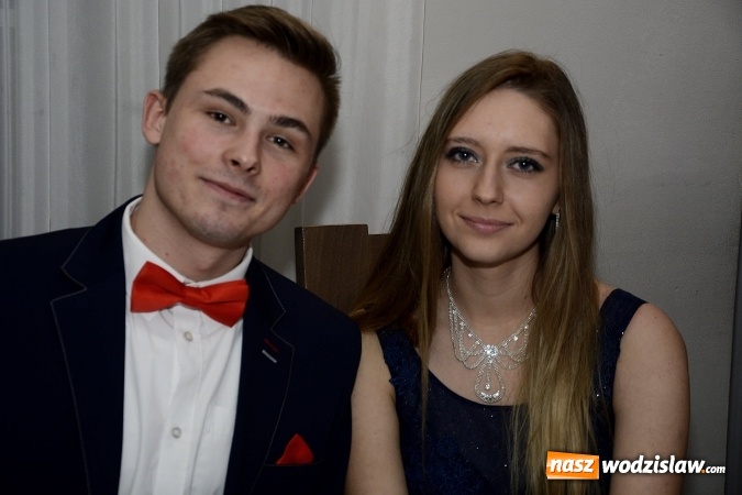 Zdjęcie w galerii na portalu naszwodzislaw.com: Nietypowo bo w czwartek. Studniówka LO z Rydułtów trwa w najlepsze! ZDJĘCIA  wiadomości z regionu