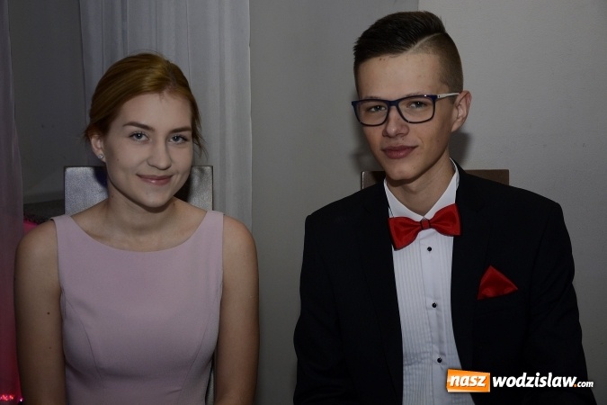 Zdjęcie w galerii na portalu naszwodzislaw.com: Nietypowo bo w czwartek. Studniówka LO z Rydułtów trwa w najlepsze! ZDJĘCIA  wiadomości z regionu