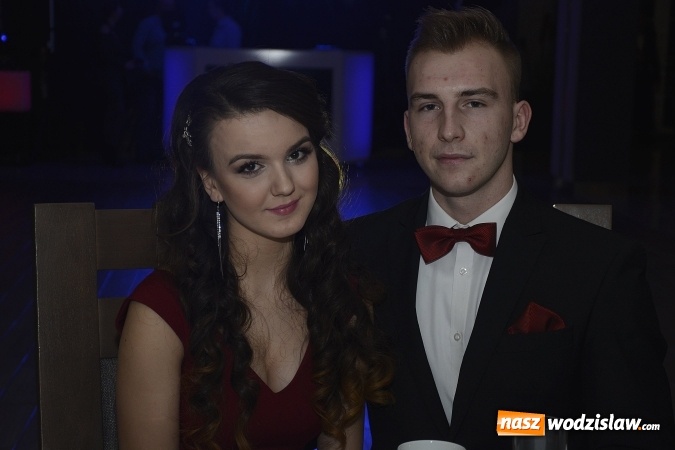Zdjęcie w galerii na portalu naszwodzislaw.com: Nietypowo bo w czwartek. Studniówka LO z Rydułtów trwa w najlepsze! ZDJĘCIA  wiadomości z regionu