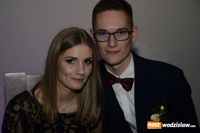 Zdjęcie w galerii na portalu naszwodzislaw.com: Nietypowo bo w czwartek. Studniówka LO z Rydułtów trwa w najlepsze! ZDJĘCIA  wiadomości z regionu