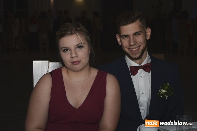 Zdjęcie w galerii na portalu naszwodzislaw.com: Nietypowo bo w czwartek. Studniówka LO z Rydułtów trwa w najlepsze! ZDJĘCIA  wiadomości z regionu