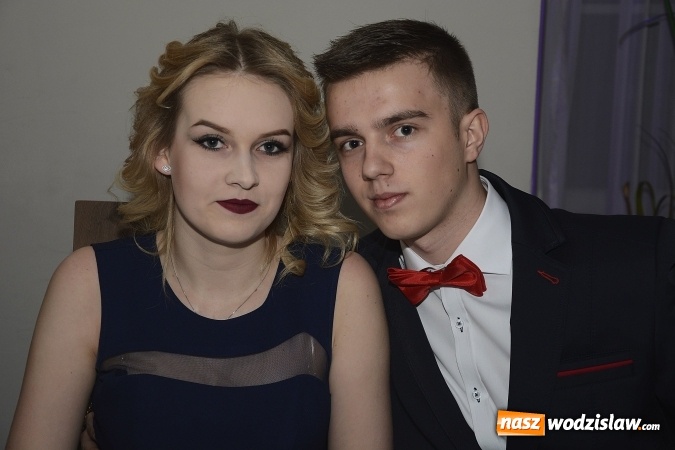 Zdjęcie w galerii na portalu naszwodzislaw.com: Nietypowo bo w czwartek. Studniówka LO z Rydułtów trwa w najlepsze! ZDJĘCIA  wiadomości z regionu