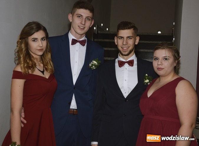 Zdjęcie w galerii na portalu naszwodzislaw.com: Nietypowo bo w czwartek. Studniówka LO z Rydułtów trwa w najlepsze! ZDJĘCIA  wiadomości z regionu
