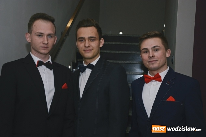 Zdjęcie w galerii na portalu naszwodzislaw.com: Nietypowo bo w czwartek. Studniówka LO z Rydułtów trwa w najlepsze! ZDJĘCIA  wiadomości z regionu