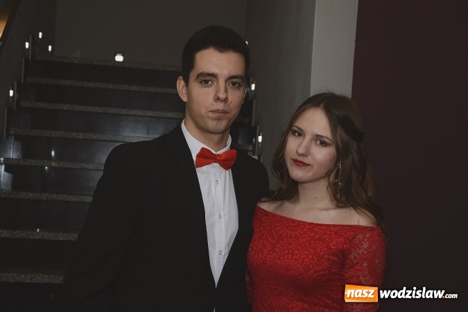 Zdjęcie w galerii na portalu naszwodzislaw.com: Nietypowo bo w czwartek. Studniówka LO z Rydułtów trwa w najlepsze! ZDJĘCIA  wiadomości z regionu
