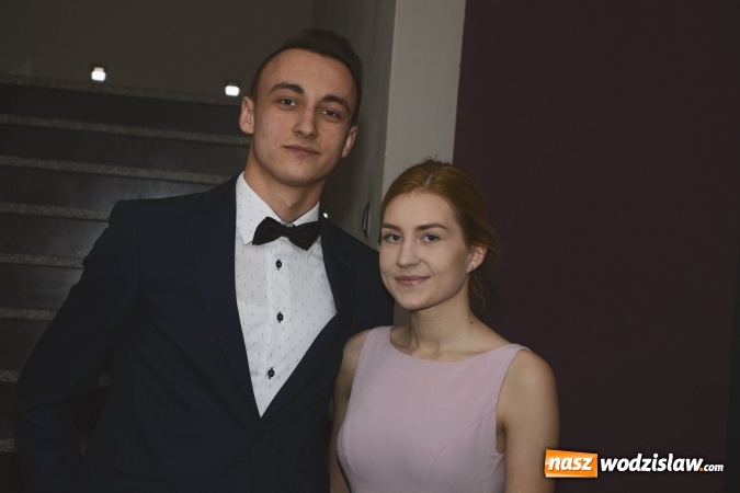 Zdjęcie w galerii na portalu naszwodzislaw.com: Nietypowo bo w czwartek. Studniówka LO z Rydułtów trwa w najlepsze! ZDJĘCIA  wiadomości z regionu