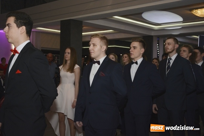 Zdjęcie w galerii na portalu naszwodzislaw.com: Nietypowo bo w czwartek. Studniówka LO z Rydułtów trwa w najlepsze! ZDJĘCIA  wiadomości z regionu