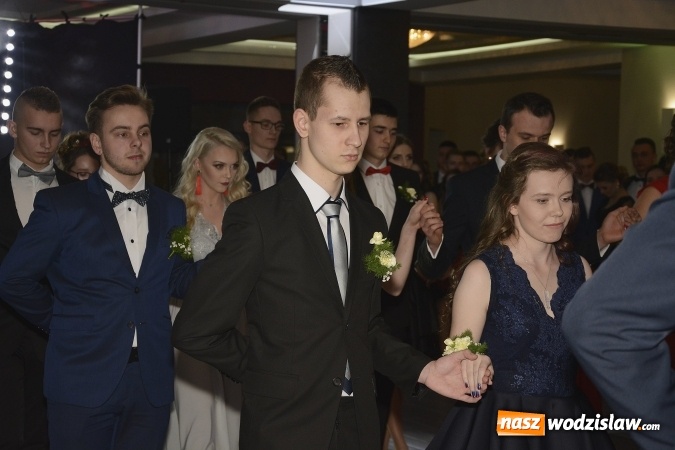 Zdjęcie w galerii na portalu naszwodzislaw.com: Nietypowo bo w czwartek. Studniówka LO z Rydułtów trwa w najlepsze! ZDJĘCIA  wiadomości z regionu