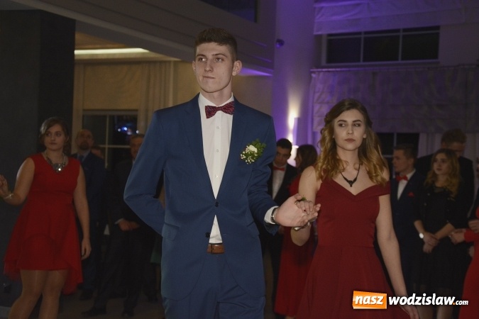 Zdjęcie w galerii na portalu naszwodzislaw.com: Nietypowo bo w czwartek. Studniówka LO z Rydułtów trwa w najlepsze! ZDJĘCIA  wiadomości z regionu