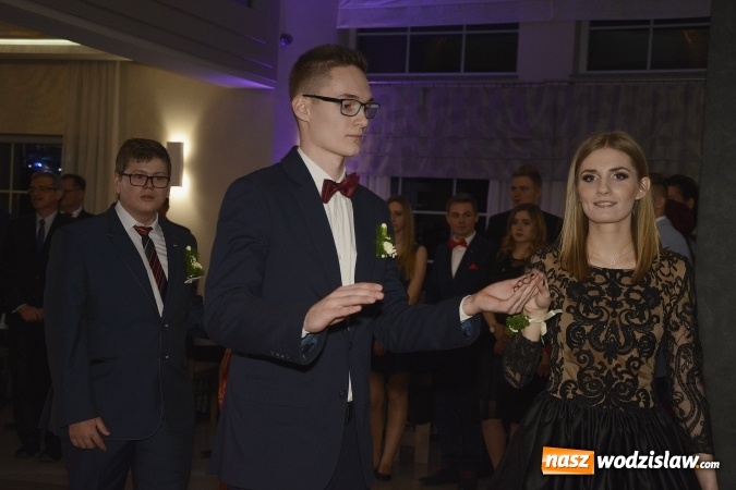 Zdjęcie w galerii na portalu naszwodzislaw.com: Nietypowo bo w czwartek. Studniówka LO z Rydułtów trwa w najlepsze! ZDJĘCIA  wiadomości z regionu