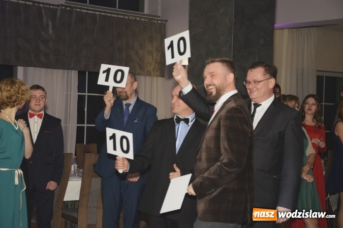 Zdjęcie w galerii na portalu naszwodzislaw.com: Nietypowo bo w czwartek. Studniówka LO z Rydułtów trwa w najlepsze! ZDJĘCIA  wiadomości z regionu