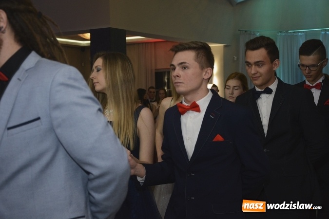 Zdjęcie w galerii na portalu naszwodzislaw.com: Nietypowo bo w czwartek. Studniówka LO z Rydułtów trwa w najlepsze! ZDJĘCIA  wiadomości z regionu