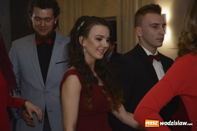 Zdjęcie w galerii na portalu naszwodzislaw.com: Nietypowo bo w czwartek. Studniówka LO z Rydułtów trwa w najlepsze! ZDJĘCIA  wiadomości z regionu